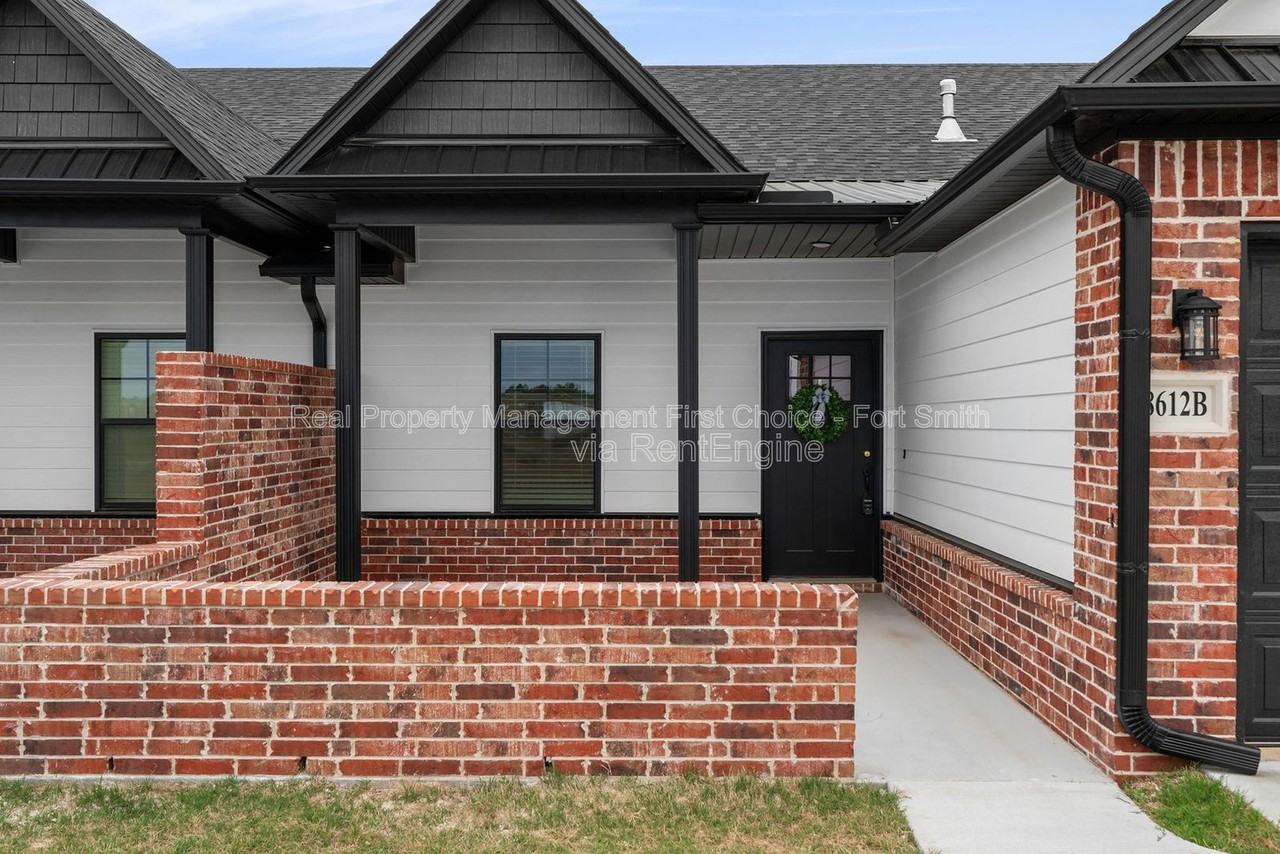 10120 Talavera Trl #B - Photo 2 of 19