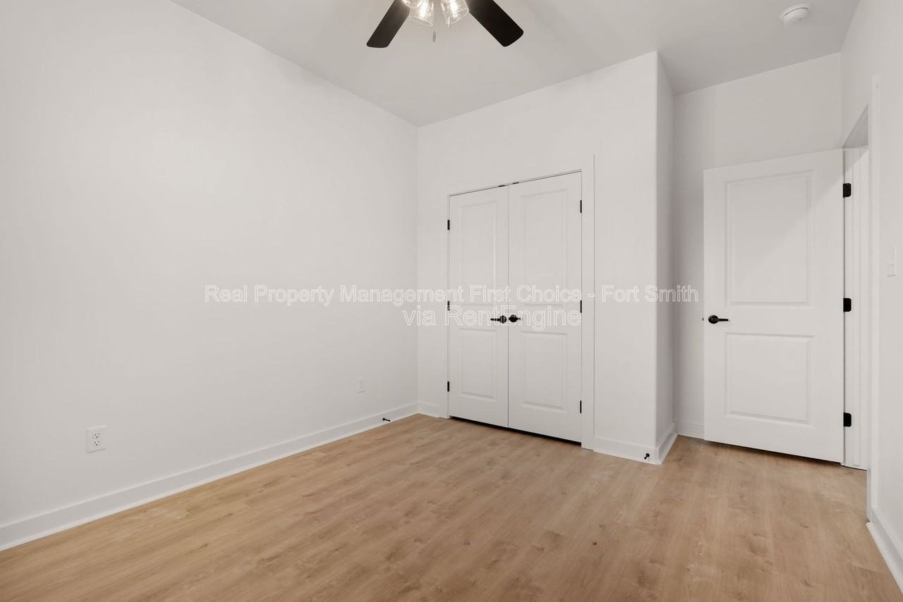 10120 Talavera Trl #B - Photo 4 of 19