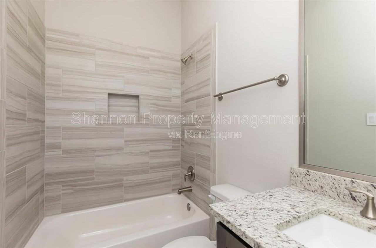 10915 Brookeshire Chase Ln - Photo 2 of 25