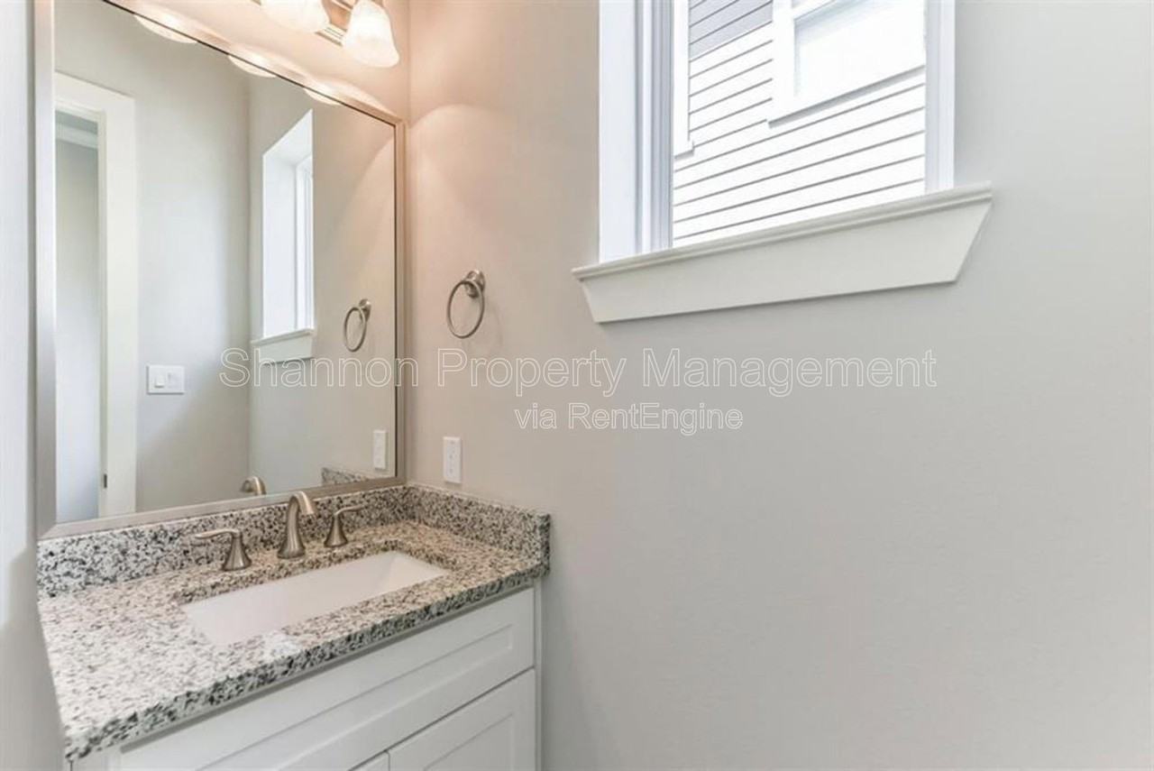 10915 Brookeshire Chase Ln - Photo 3 of 25