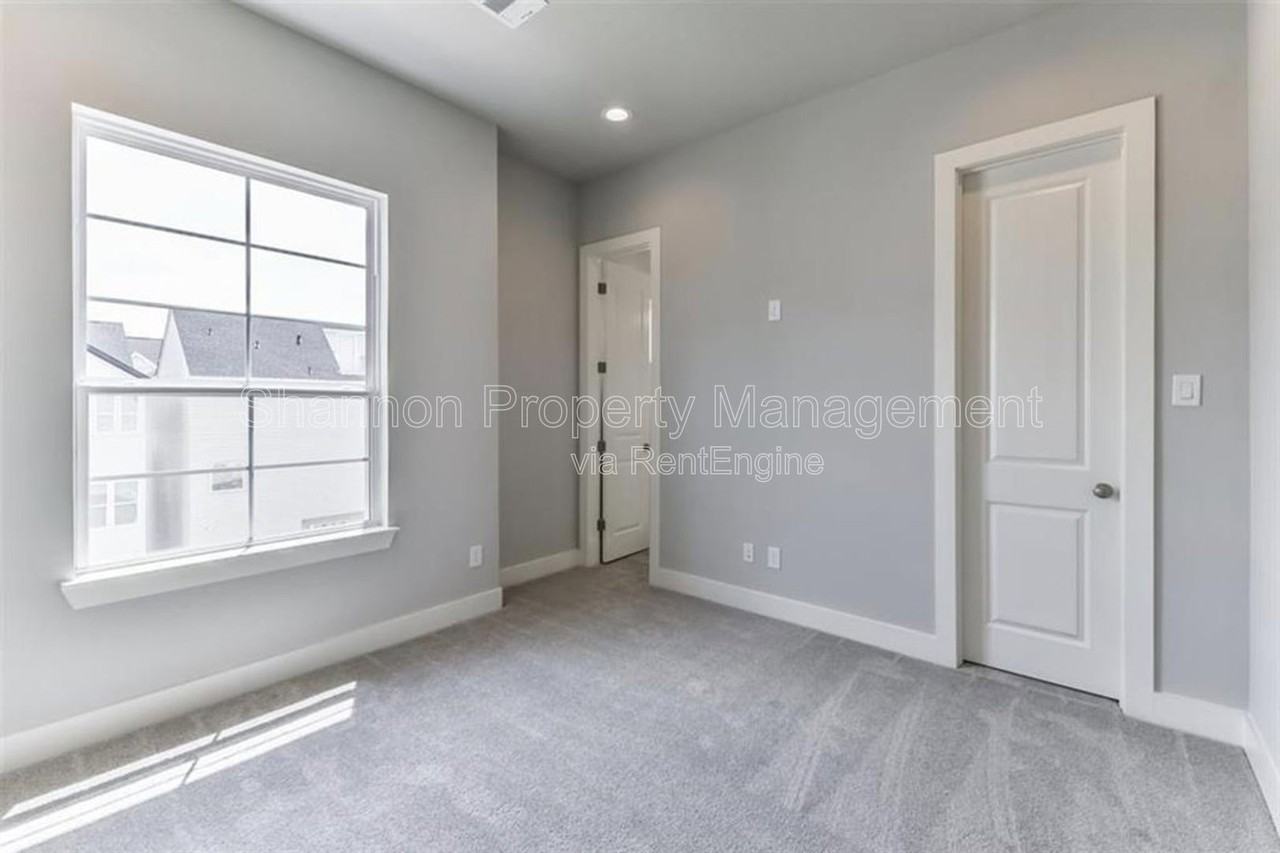 10915 Brookeshire Chase Ln - Photo 5 of 25