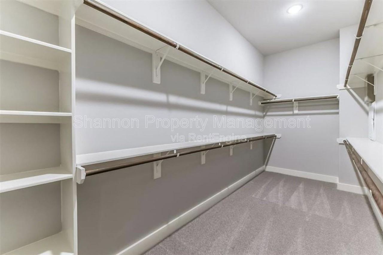 10915 Brookeshire Chase Ln - Photo 7 of 25