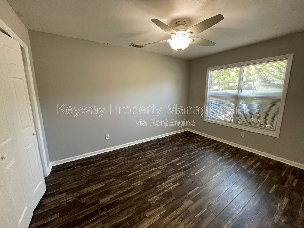 445 Northrop Pl - Photo 4 of 12