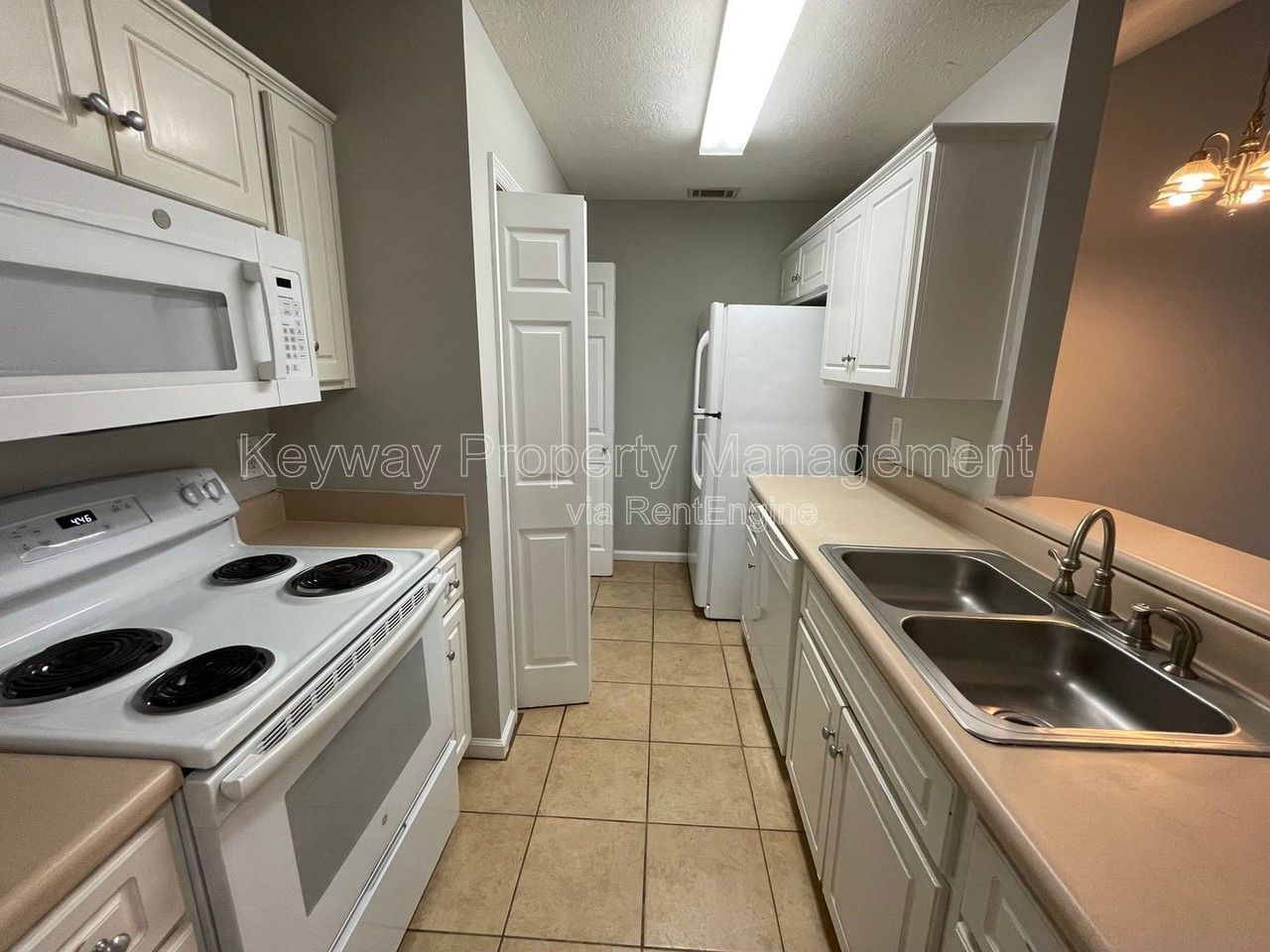 445 Northrop Pl - Photo 6 of 12