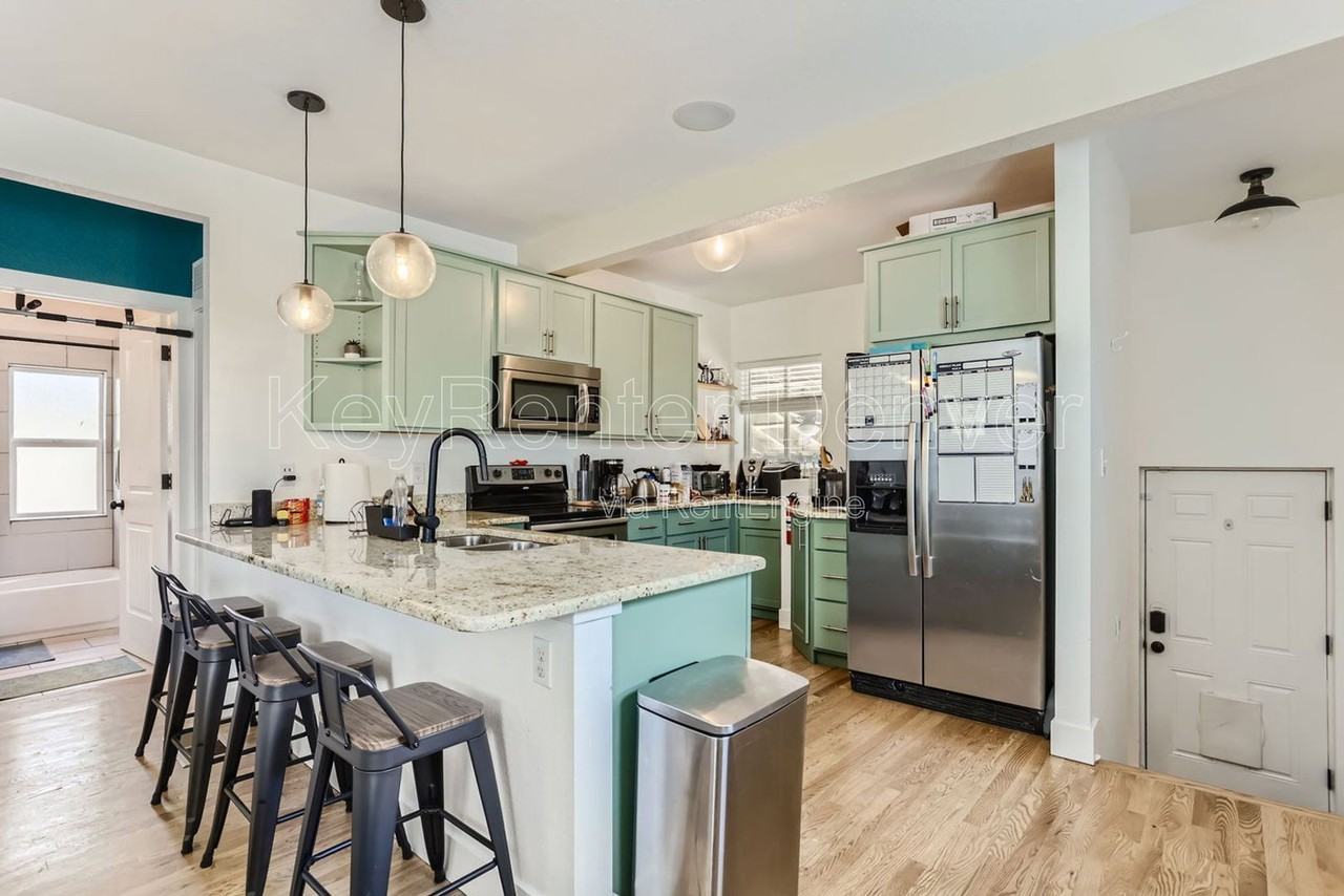 1564 Tamarac St - Photo 2 of 12