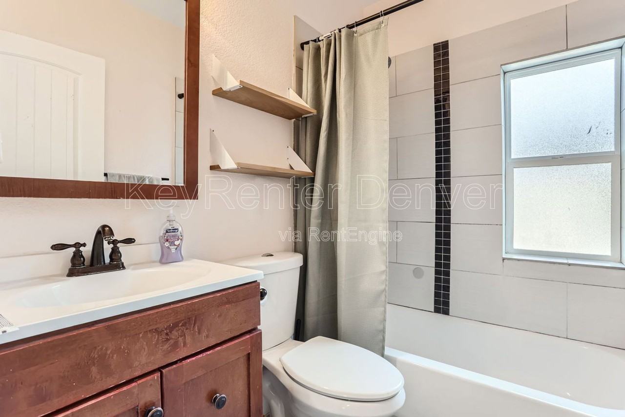 1564 Tamarac St - Photo 5 of 12