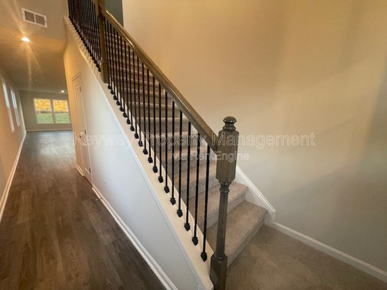 810 Manitou Cir - Photo 3 of 20