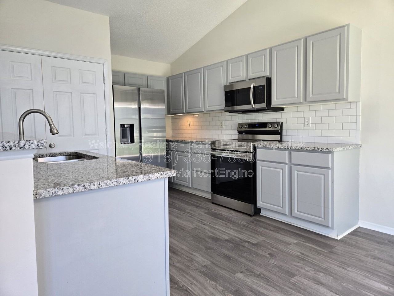 6308 Saybrooke Dr - Photo 2 of 17