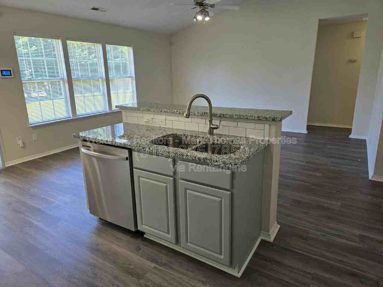 6308 Saybrooke Dr - Photo 3 of 17