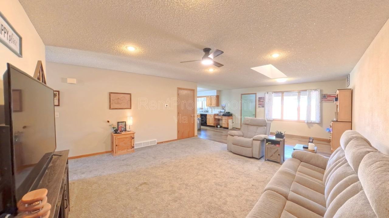 3209 White Elm Ct - Photo 3 of 23