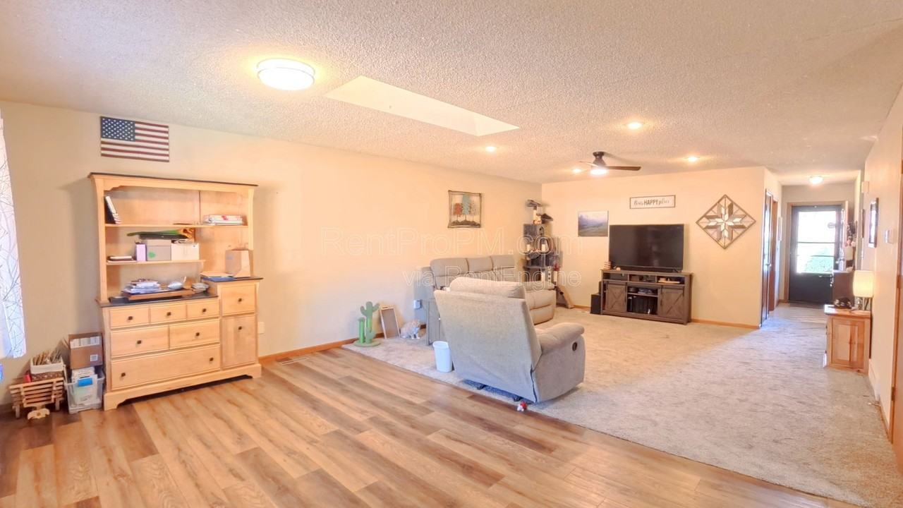 3209 White Elm Ct - Photo 5 of 23
