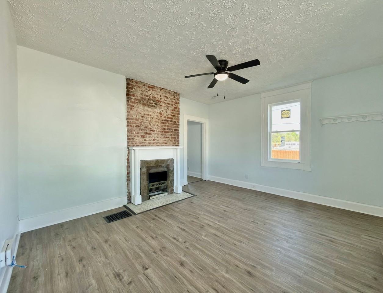 5912 Elmwood Ave - Photo 3 of 18