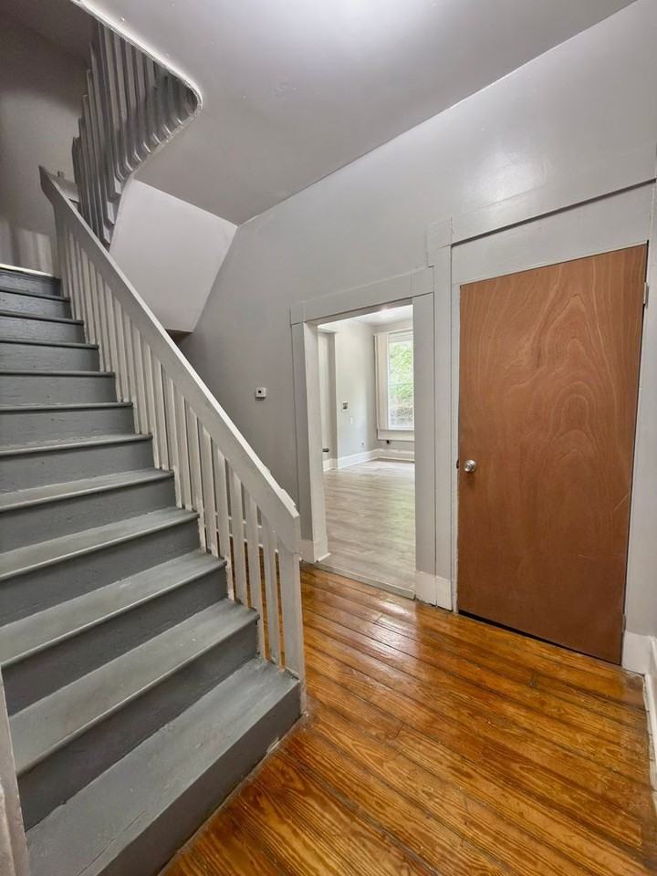2271 Vine St - Photo 5 of 22