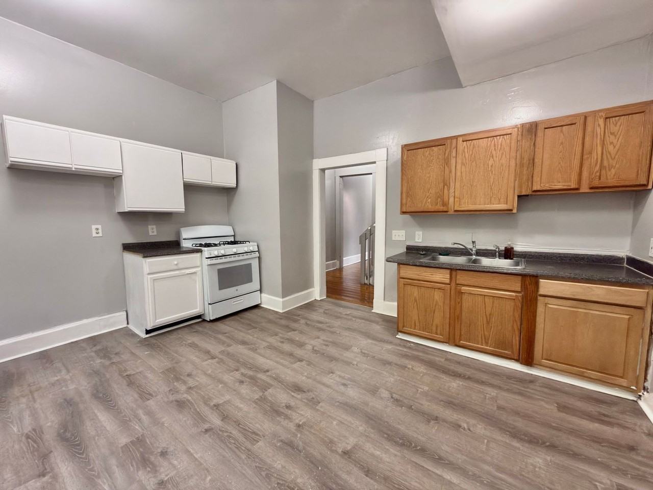2271 Vine St - Photo 7 of 22