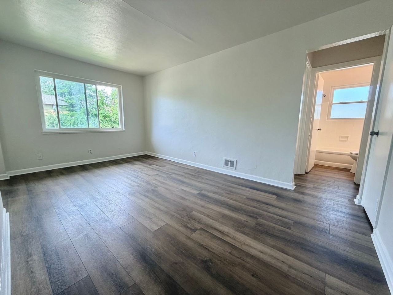2616 Newport Ave #7 - Photo 2 of 8