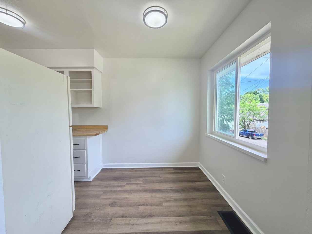 2616 Newport Ave #7 - Photo 3 of 8