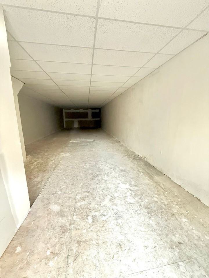 927 Main St - Photo 2 of 5