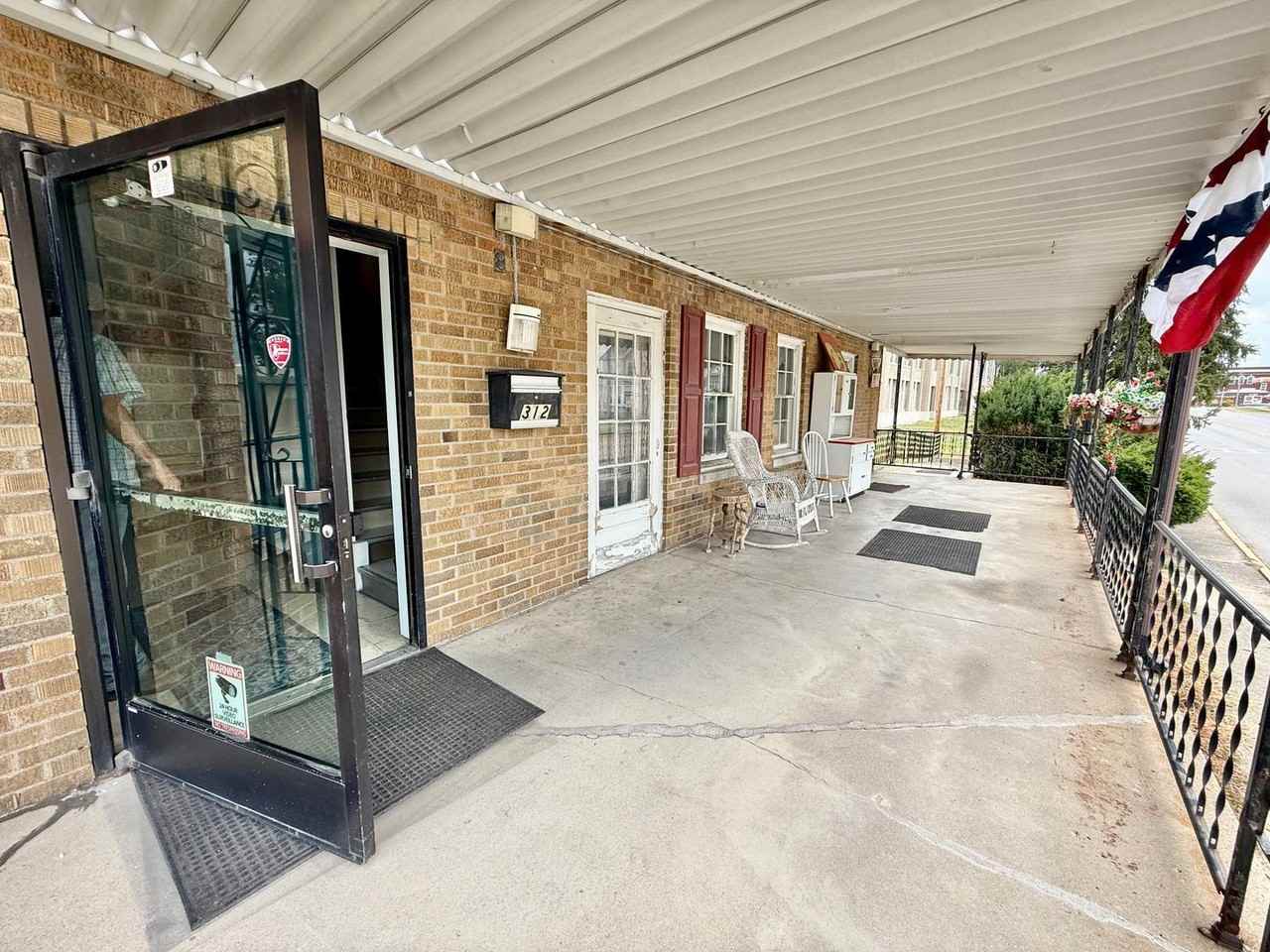 312 W State St #4 - Photo 2 of 18