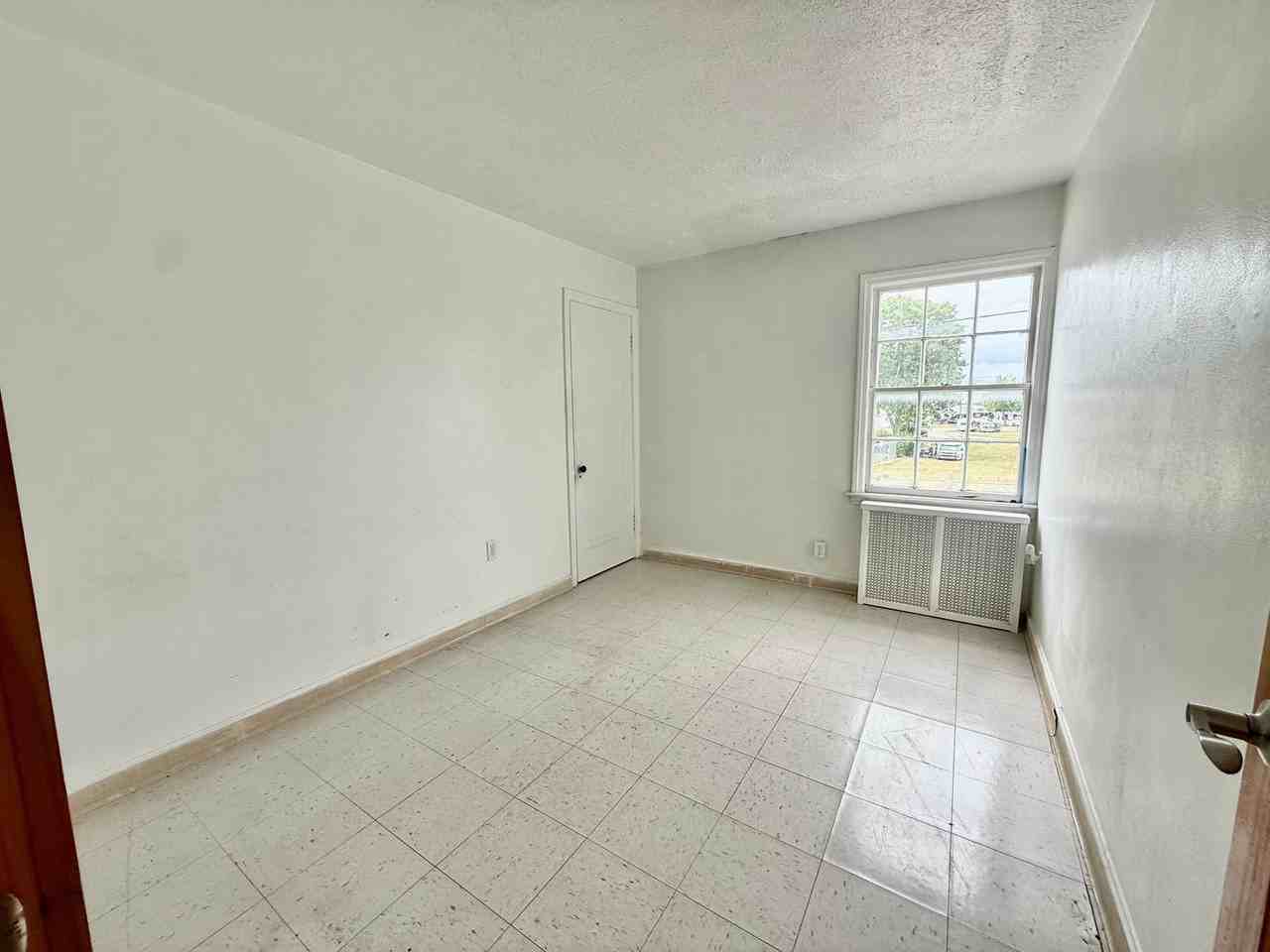 312 W State St #4 - Photo 4 of 18