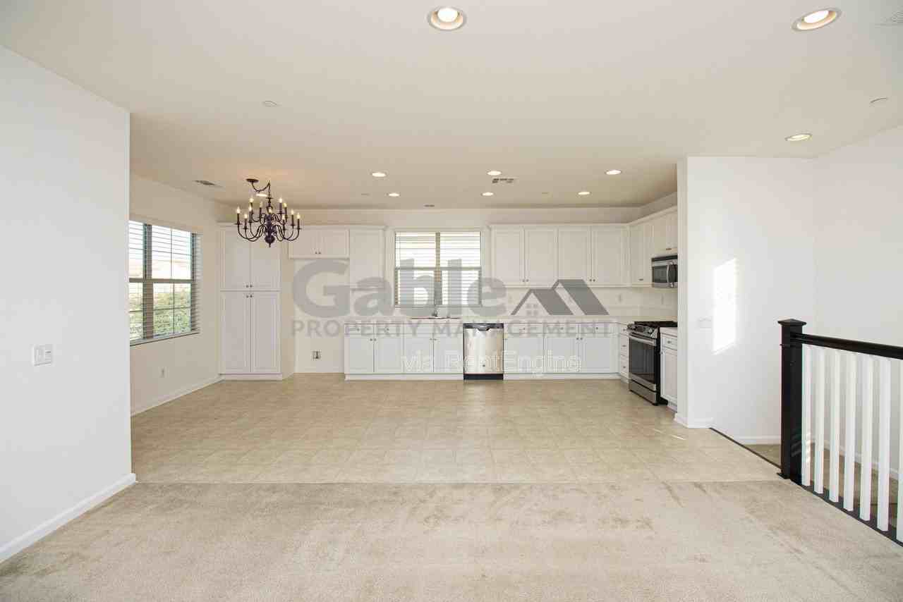 21916 Moveo Dr - Photo 3 of 25