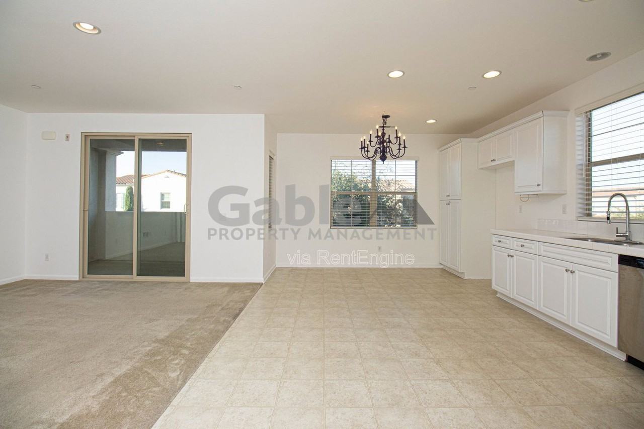21916 Moveo Dr - Photo 5 of 25
