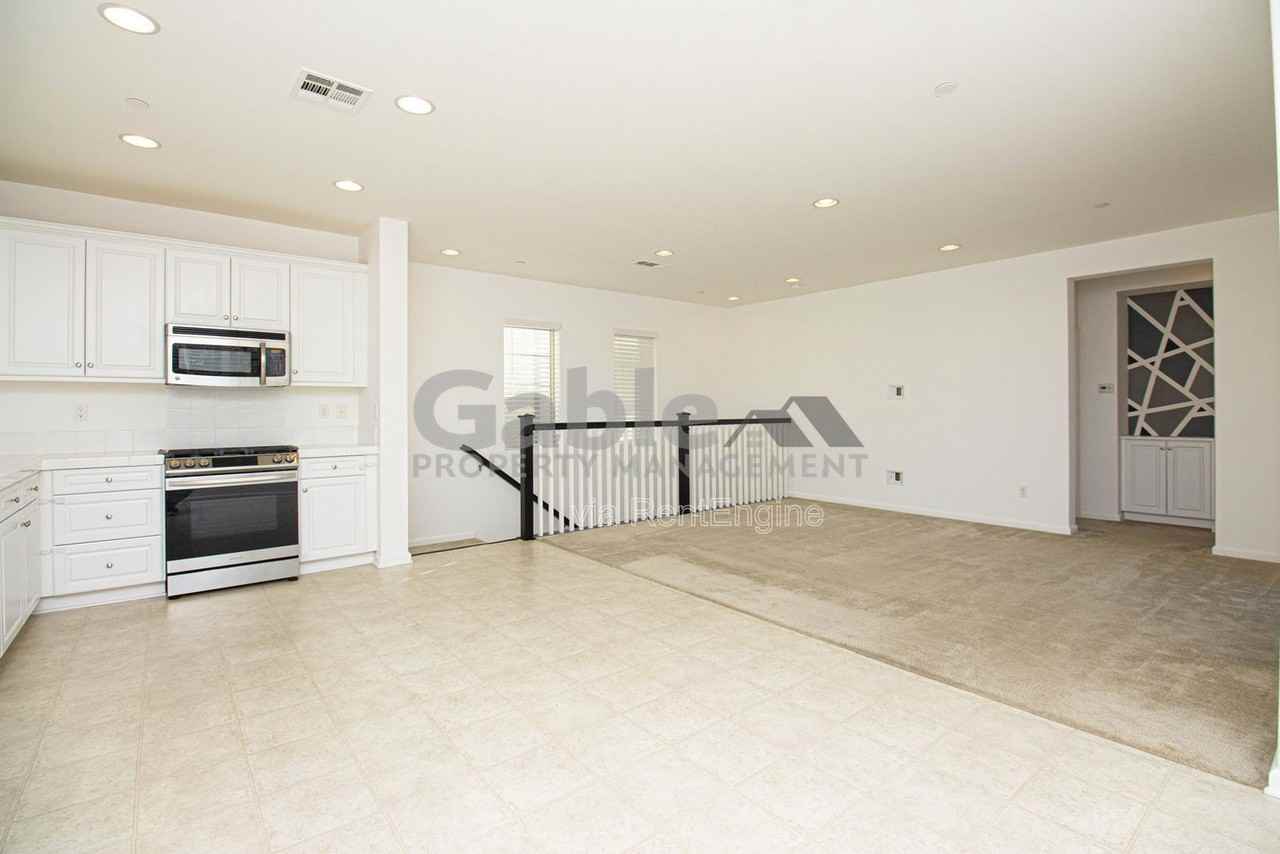 21916 Moveo Dr - Photo 6 of 25