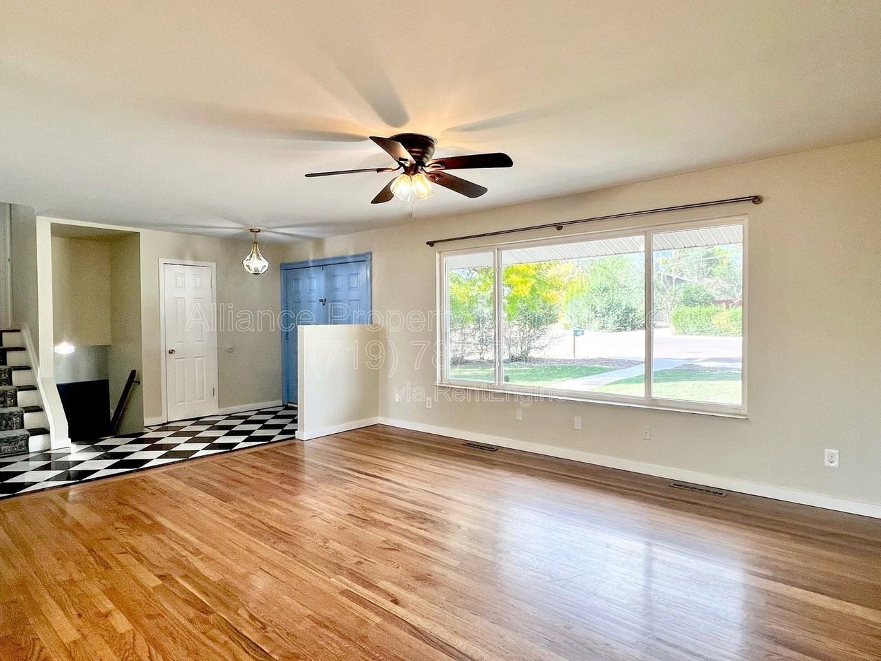 514 Catalina Dr - Photo 6 of 30