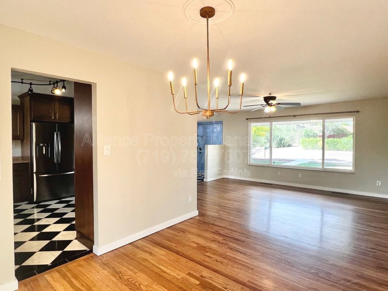 514 Catalina Dr - Photo 7 of 30