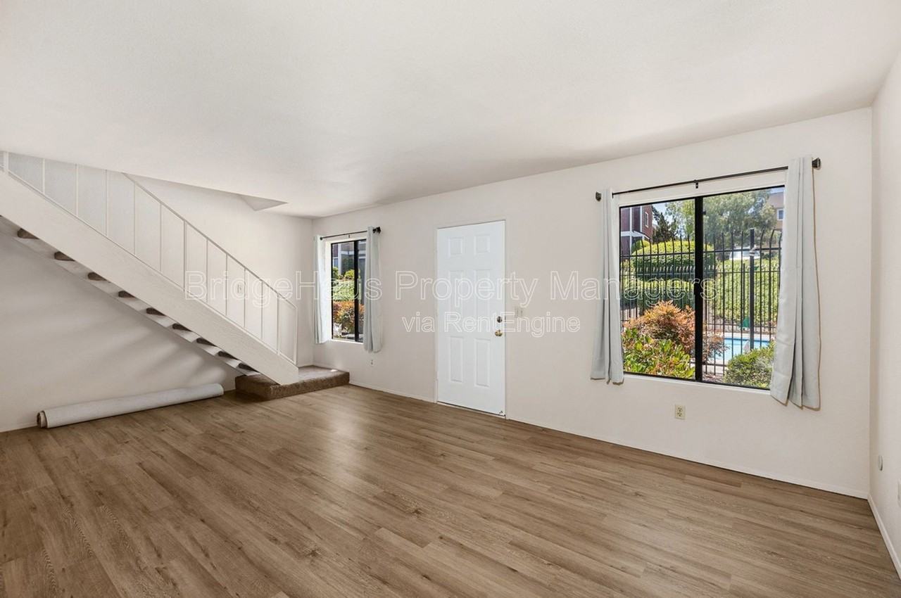 7831 Rancho Fanita Dr #D - Photo 5 of 29