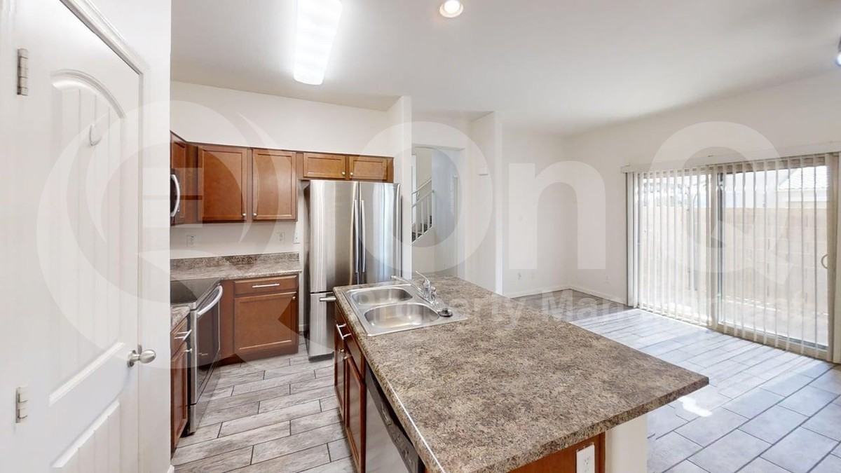 7842 W Cypress St - Photo 2 of 18