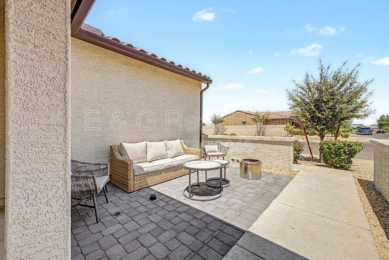 5816 N 90th Dr - Photo 4 of 31