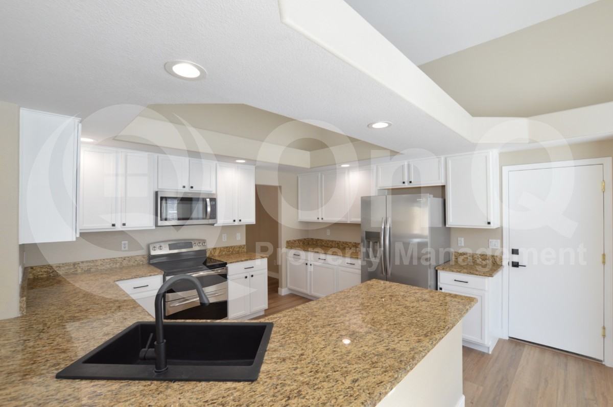 3884 E Indigo Bay Dr - Photo 4 of 28