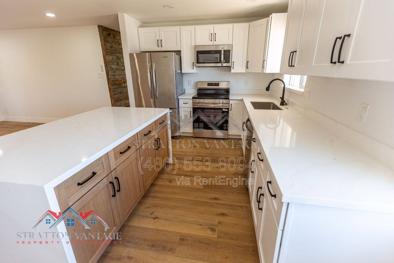4826 E Avalon Dr - Photo 6 of 38