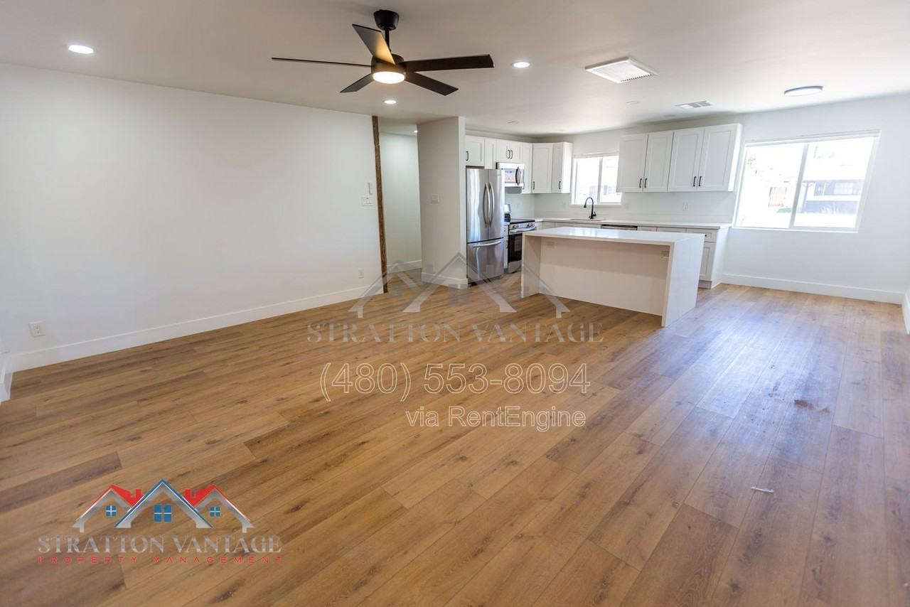 4826 E Avalon Dr - Photo 4 of 38