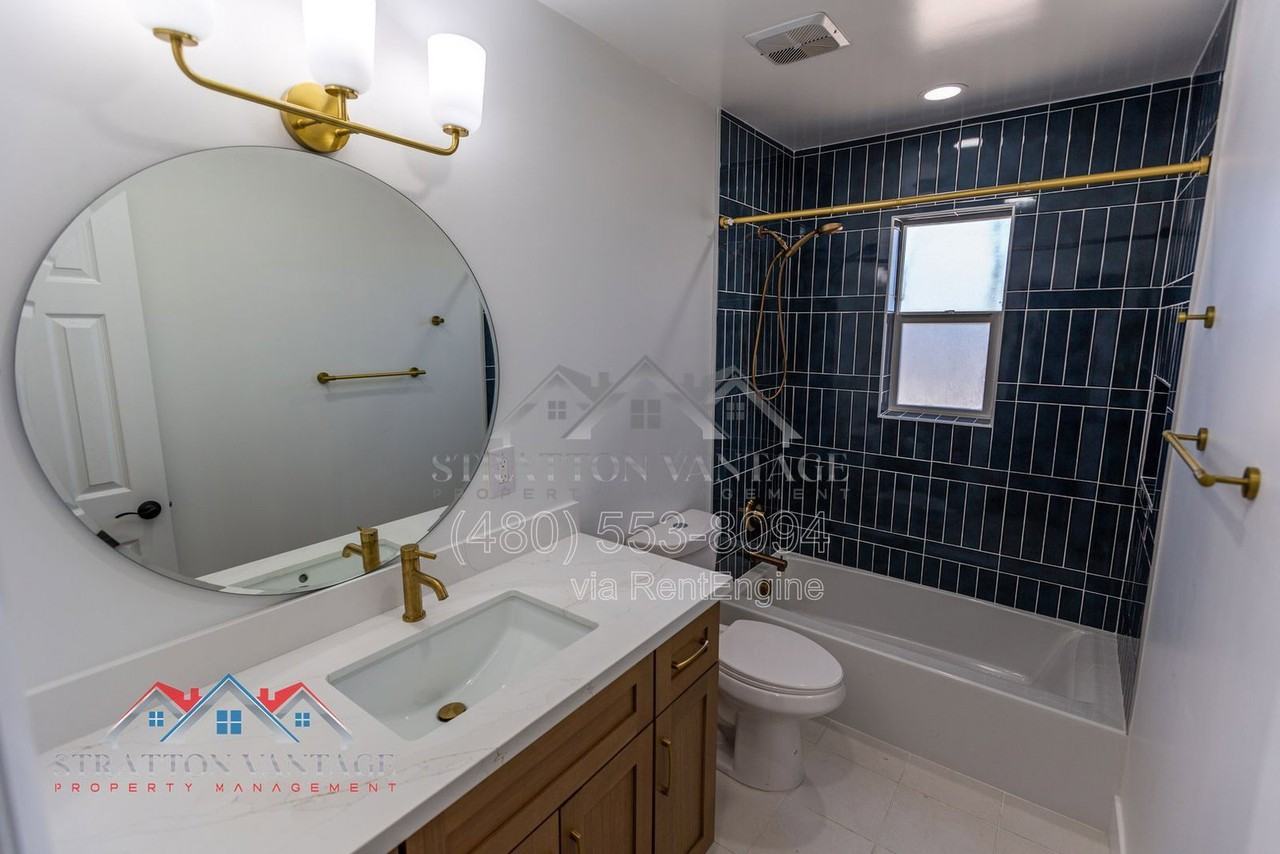 4826 E Avalon Dr - Photo 5 of 38