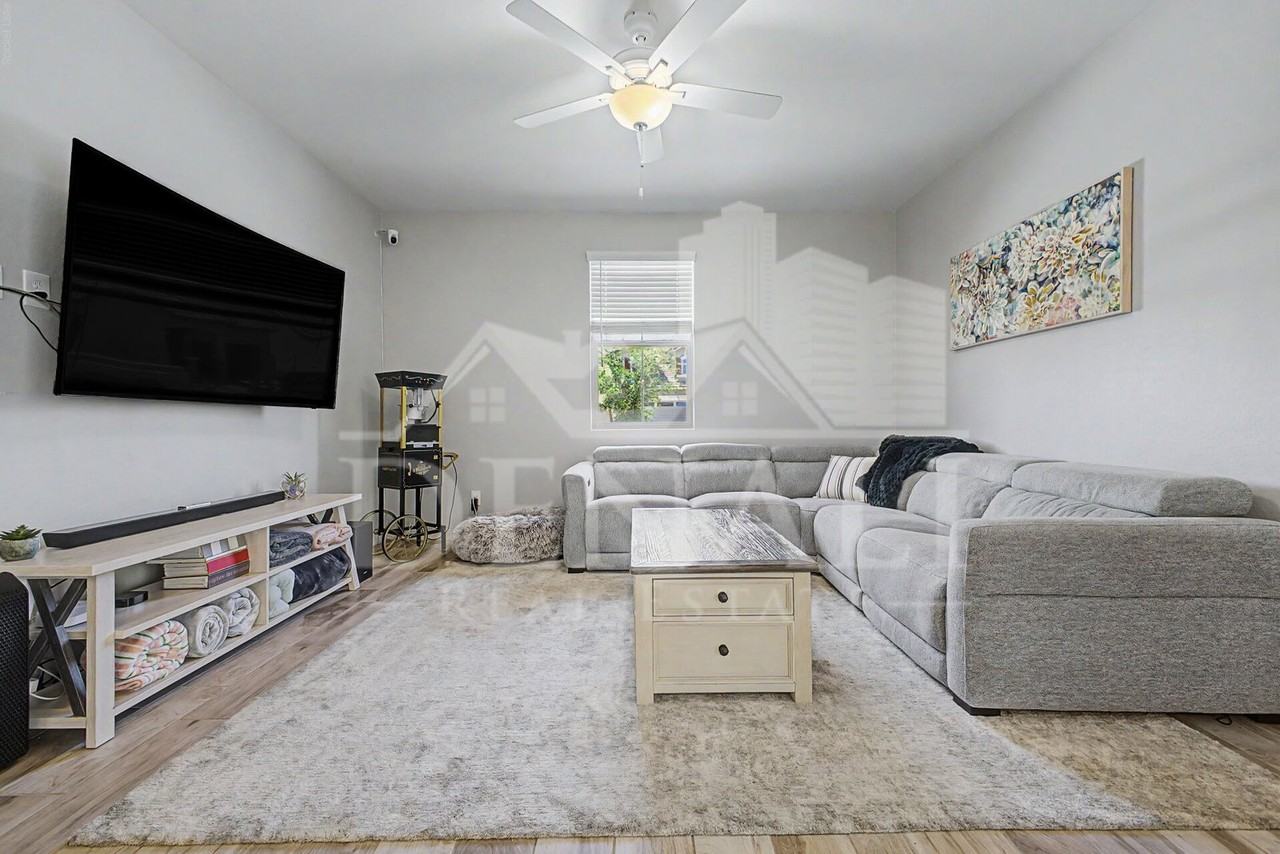 4260 E Jesse St - Photo 5 of 37