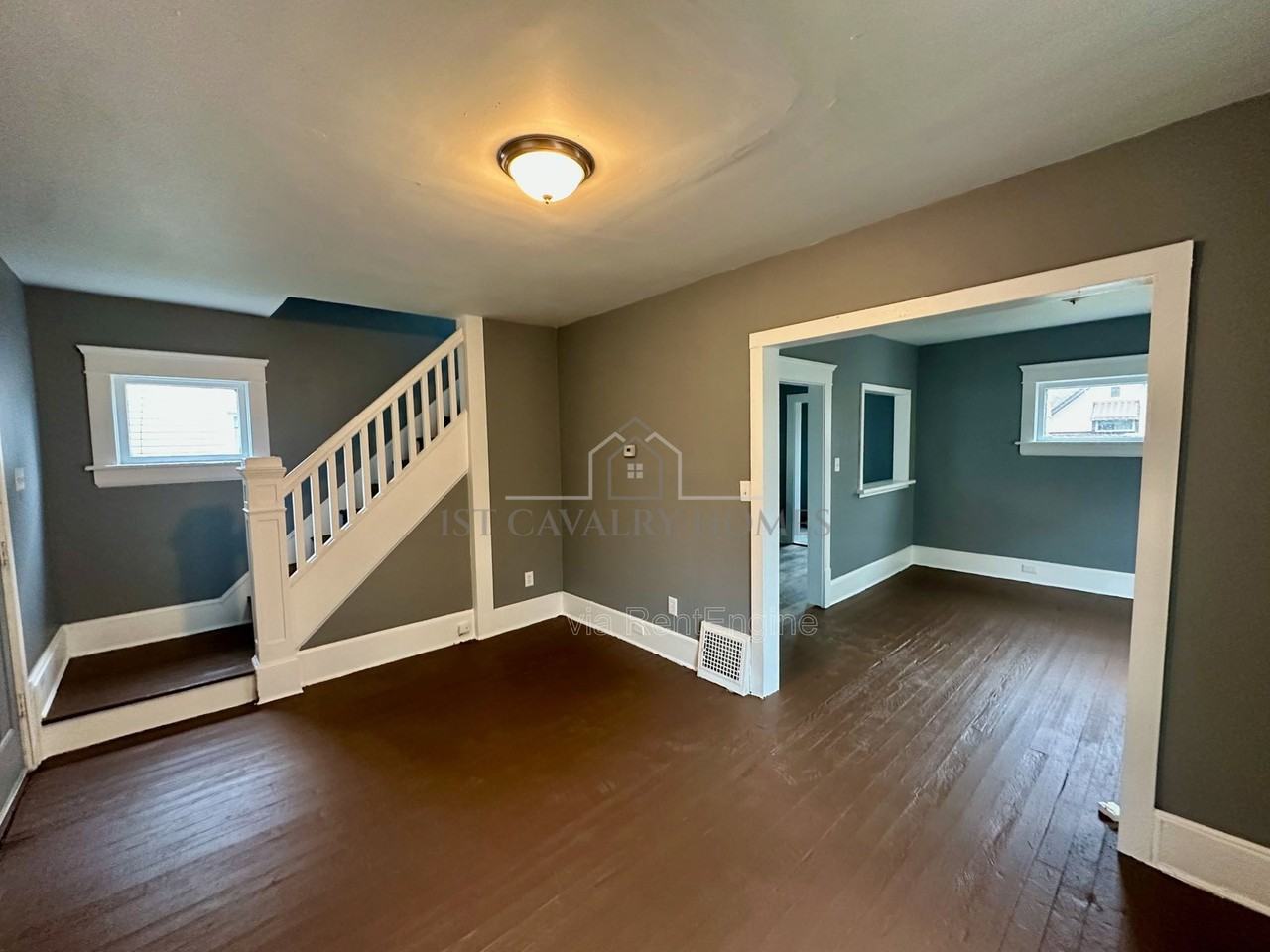 435 Windsor St - Photo 5 of 21