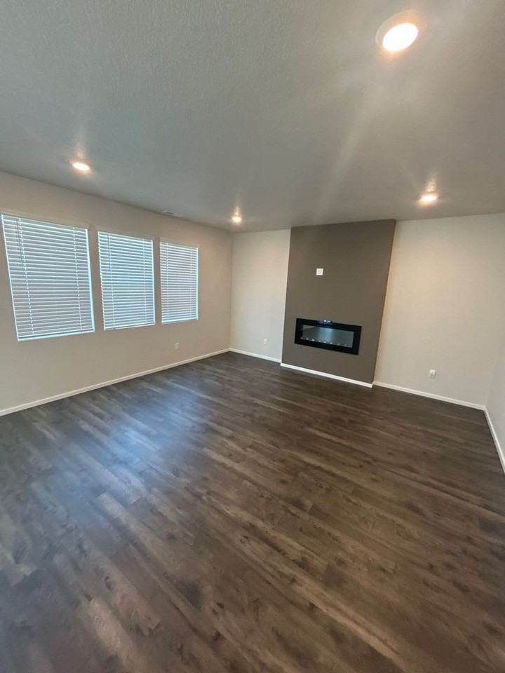 4809 Thyme Ave Ne - Photo 5 of 38