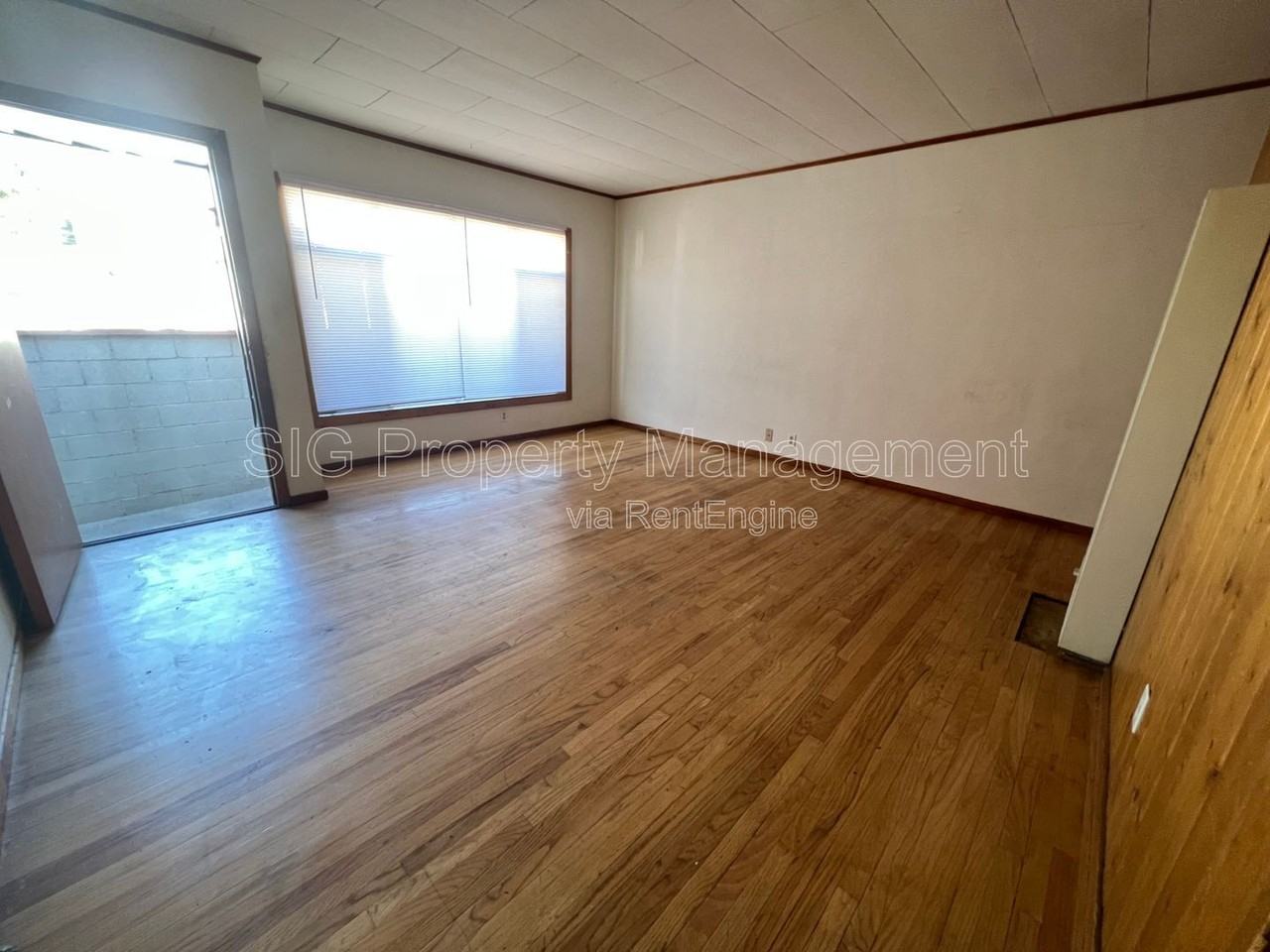 10222 Mcclemont Ave - Photo 4 of 17