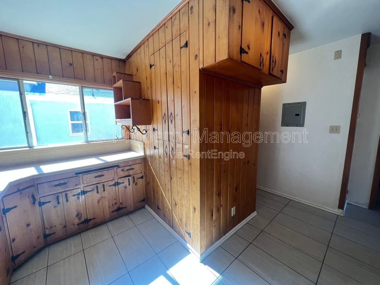 10222 Mcclemont Ave - Photo 6 of 17