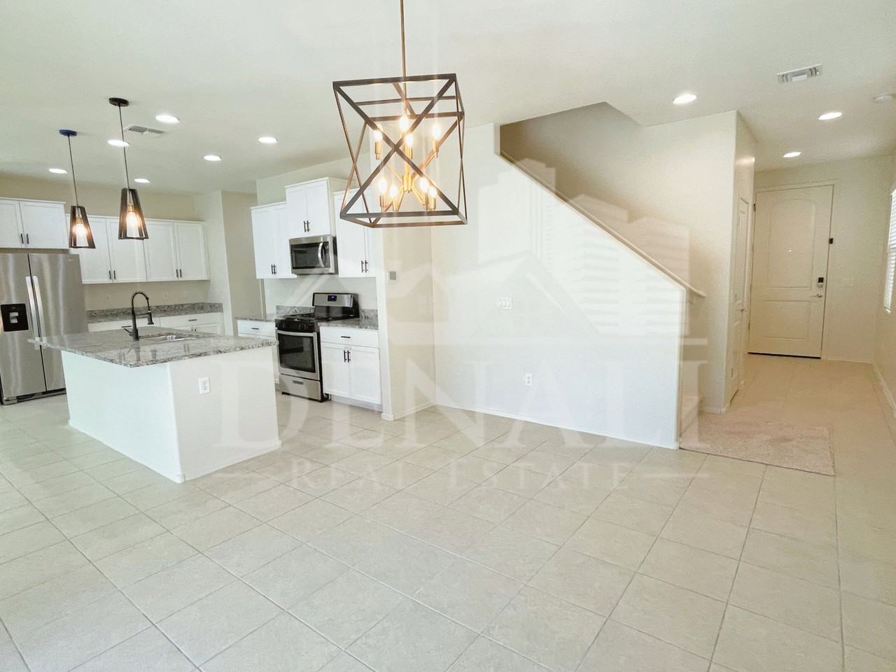 866 E Artesia Pl - Photo 5 of 32