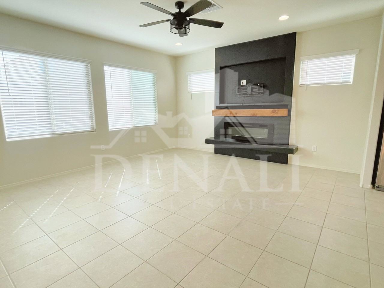 866 E Artesia Pl - Photo 6 of 32