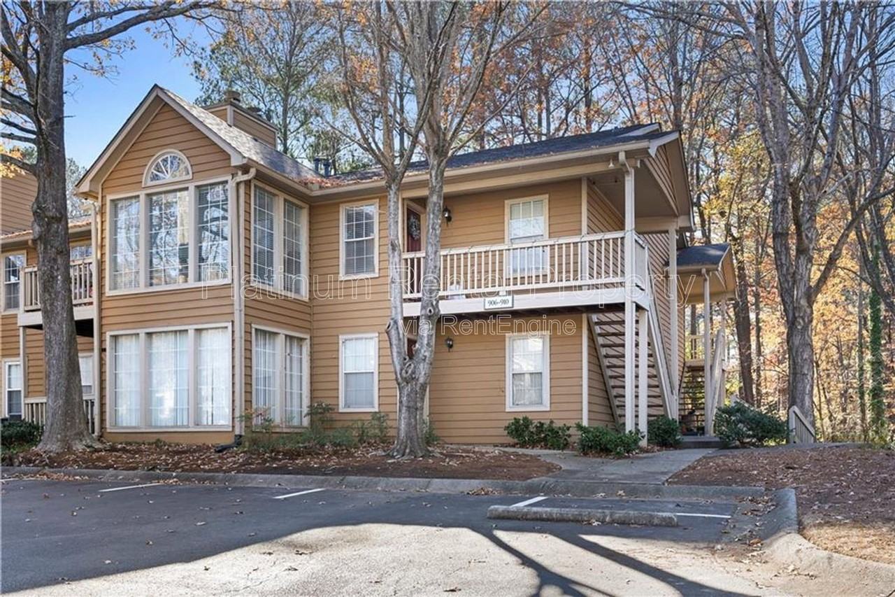 906 Country Park Dr - Photo 2 of 24