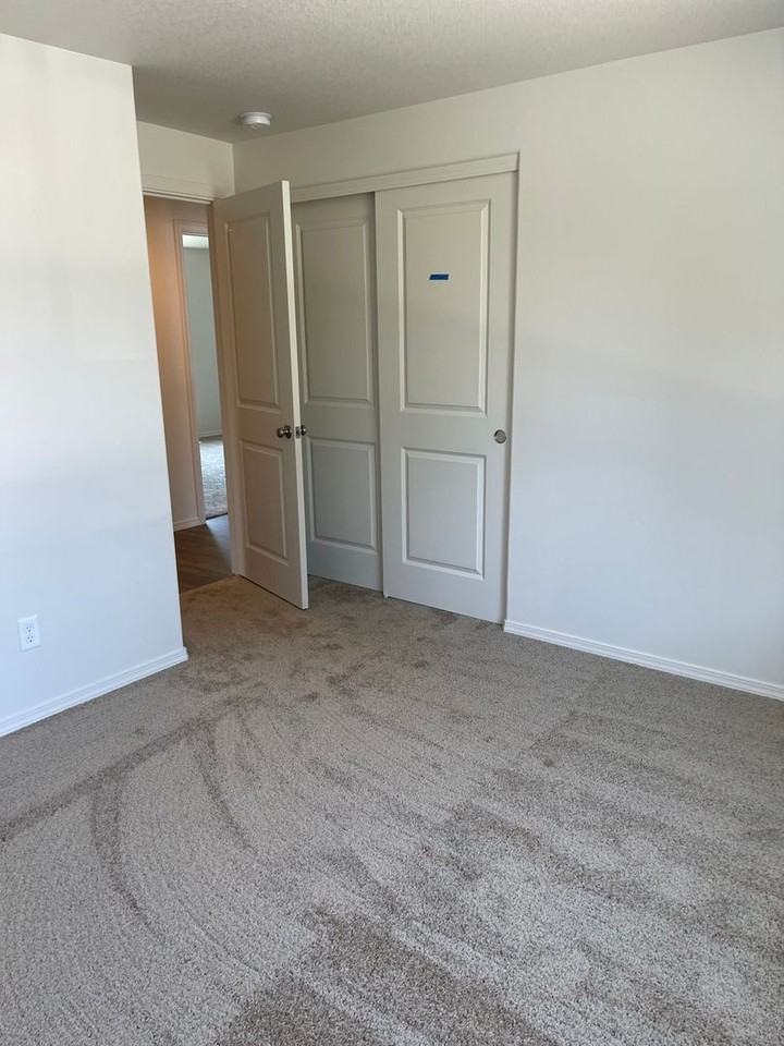 1608 Zoe Ave - Photo 6 of 13