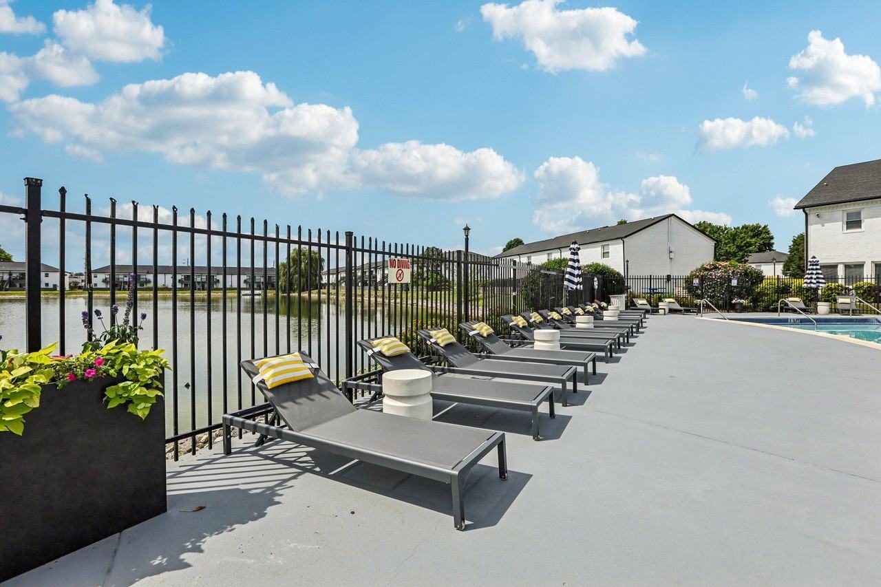 Lake Castleton Apartments - Photo 5 of 39