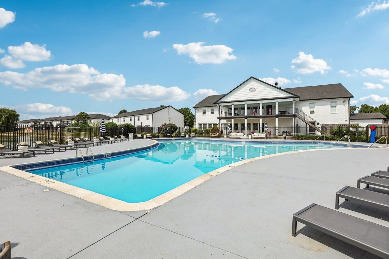 Lake Castleton Apartments - Photo 3 of 39