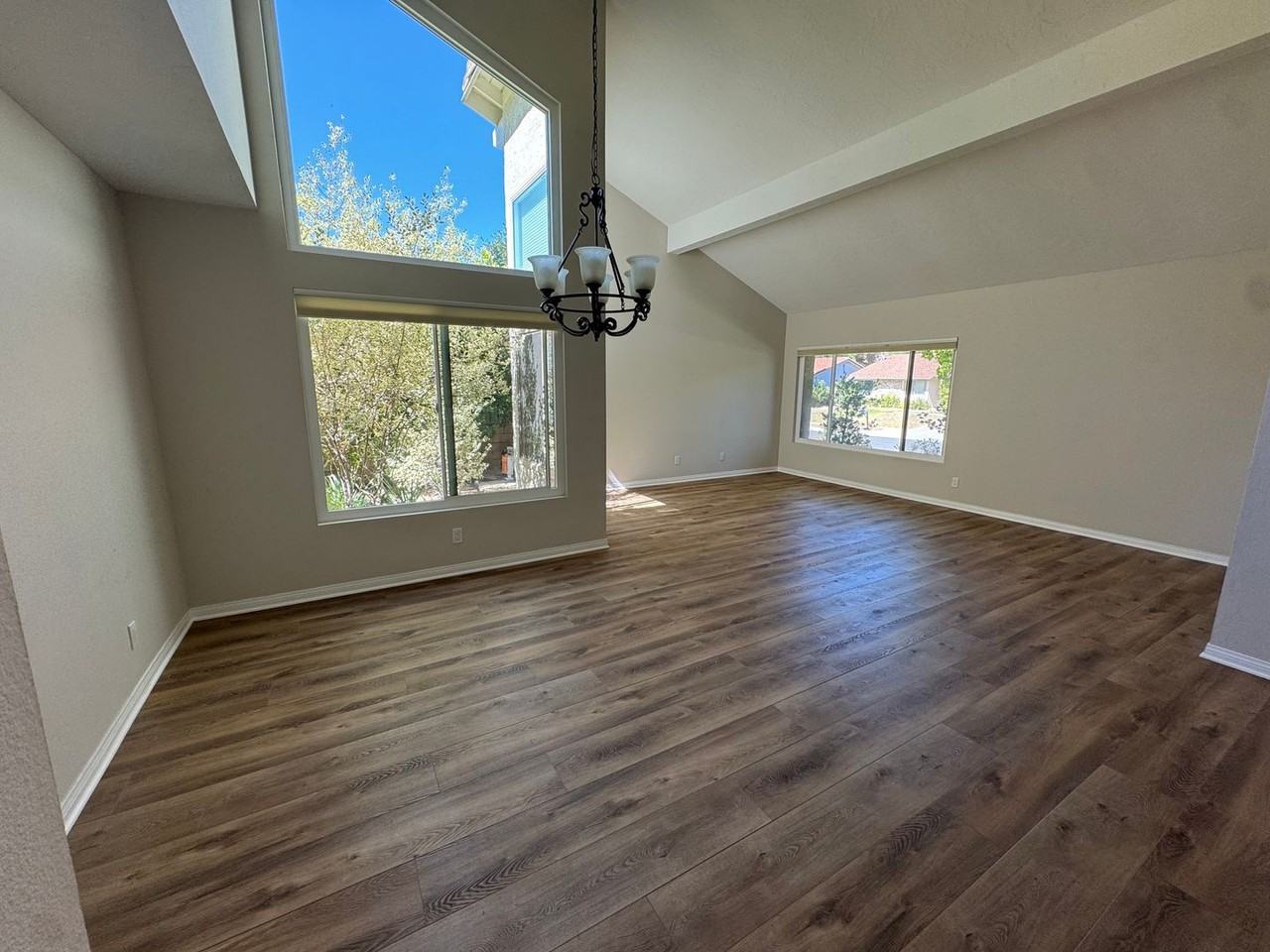 99 Castilian Ct - Photo 3 of 25