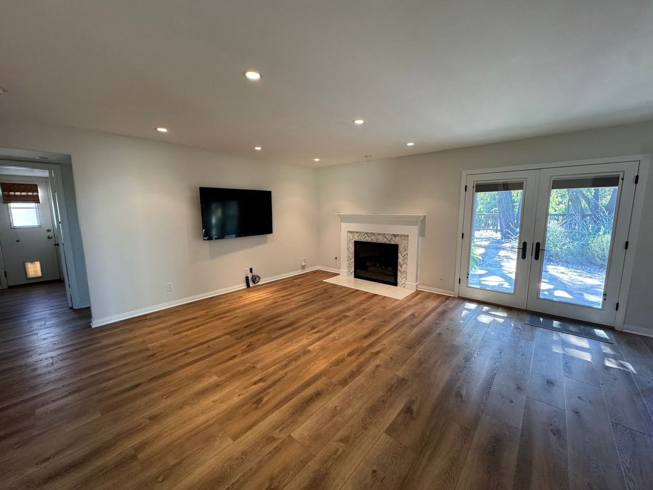 99 Castilian Ct - Photo 4 of 25