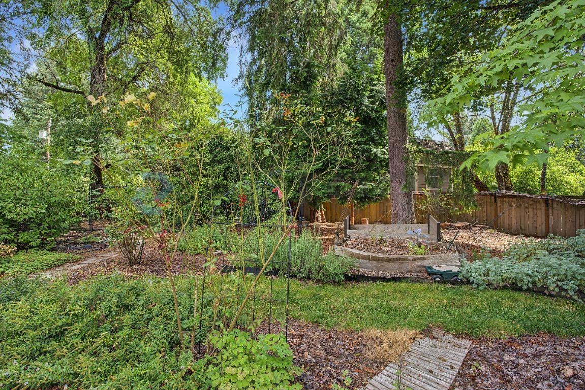 920 Sw Stephenson Ct - Photo 4 of 30