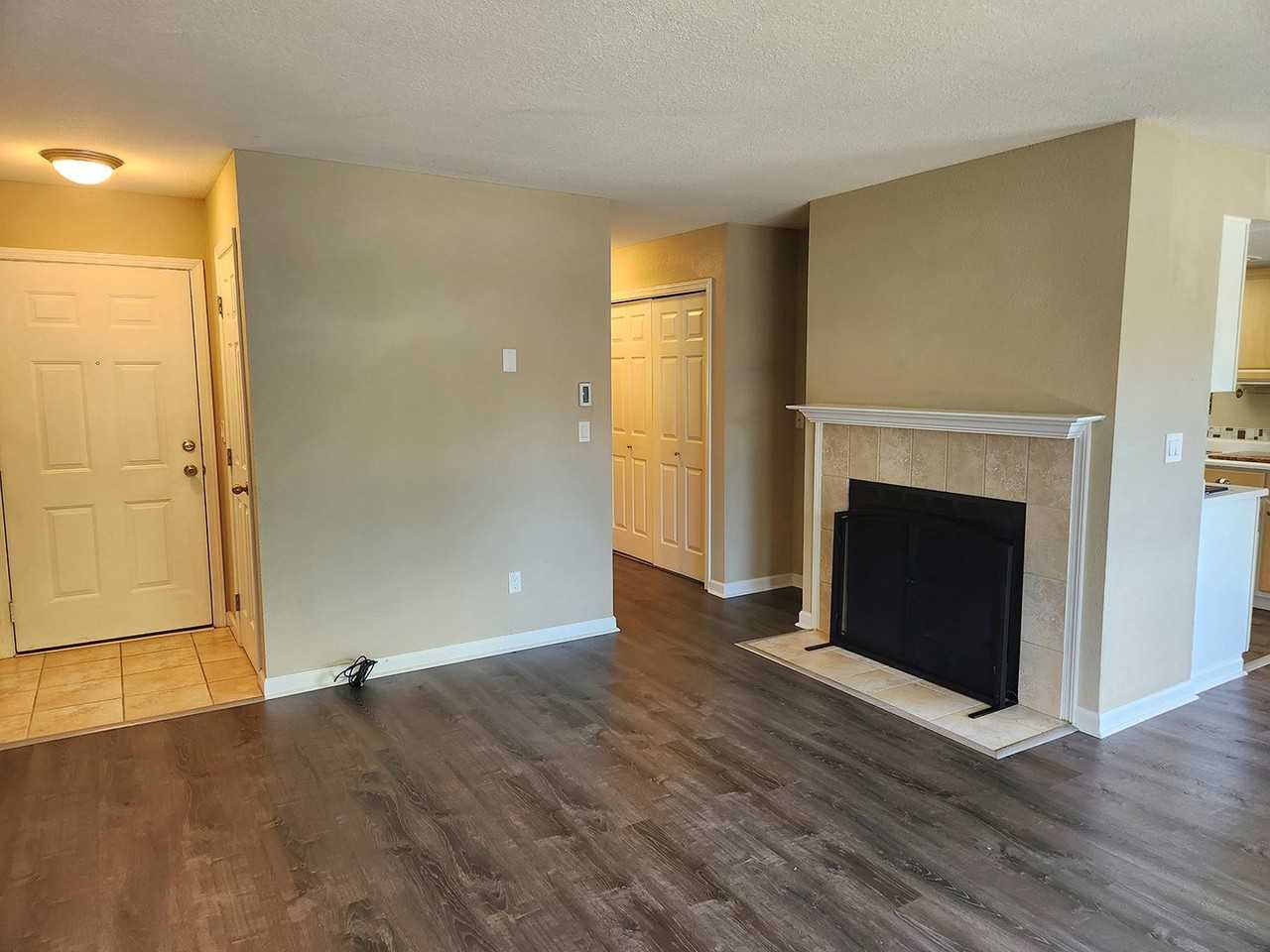 9410 Sw 146th Ter #4 - Photo 5 of 23